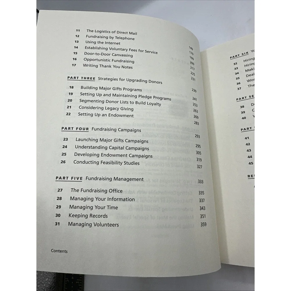 Fundraising‎ for Social Change by Kim Klein 5th Edition Chardon Press 2007 PB